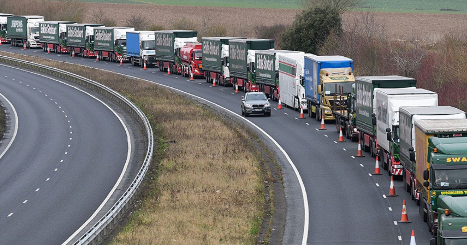 source : https://news.sky.com/story/hauliers-to-face-increased-fines-under-new-no-deal-brexit-powers-to-avoid-dover-delays-11774344